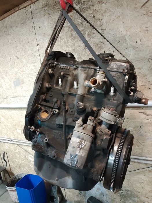 Мотор 2 литровый