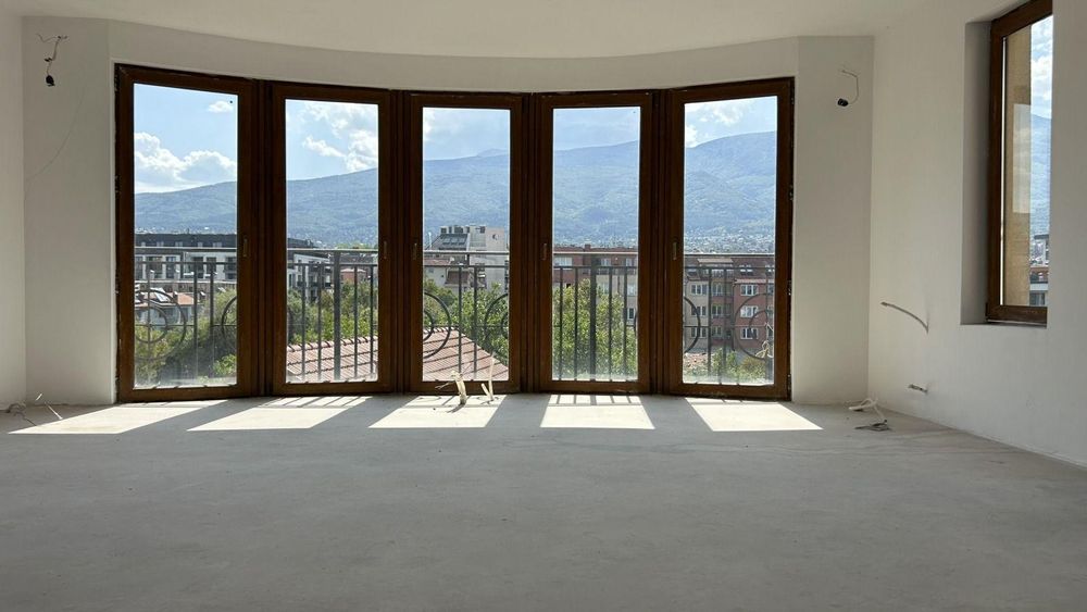 Продава се Тристаен апартамент в София, Витоша - 140 кв.м за 702 €/кв.м - Снимка #1