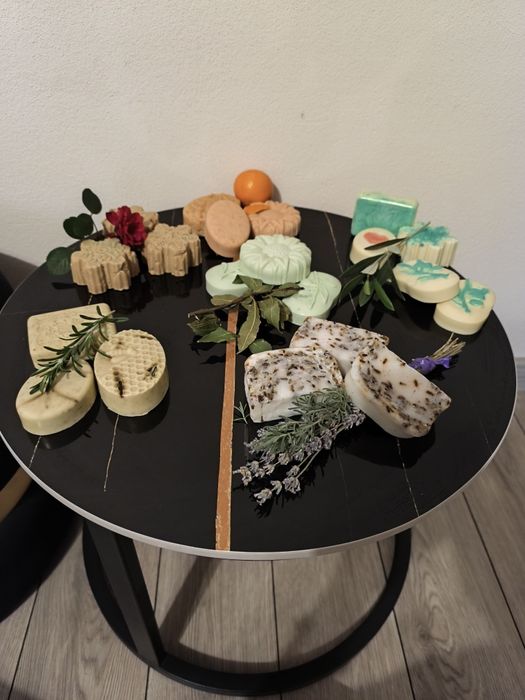 Săpun natural cu ulei măsline și infuzii plante