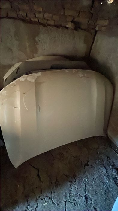 Toyota Lend Cruzer 200 капот