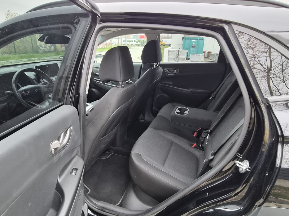 Hyundai Kona 64 kw ,450 km autonomie Bijuterie .Schimb,Variante