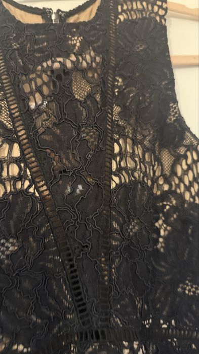 Страхотна рокля размер S дантела