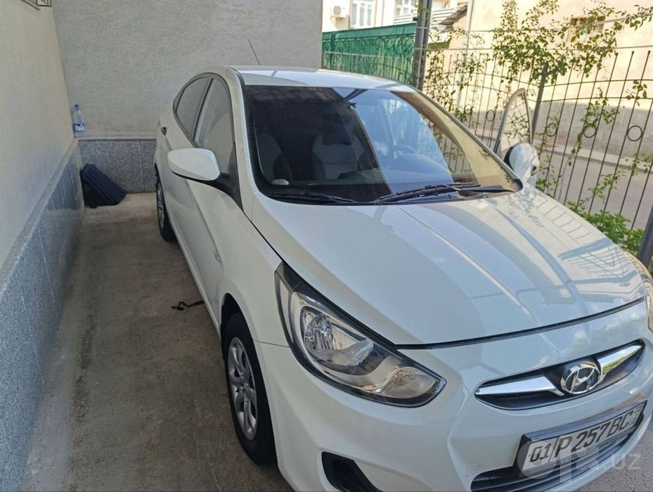 Hyundai accent  сотувда