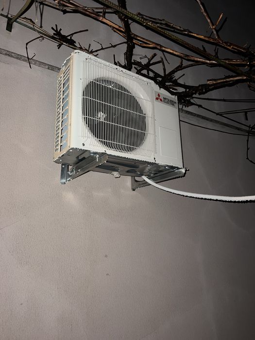 Montaj Aer  Conditionat incarcare Freon Igienizare