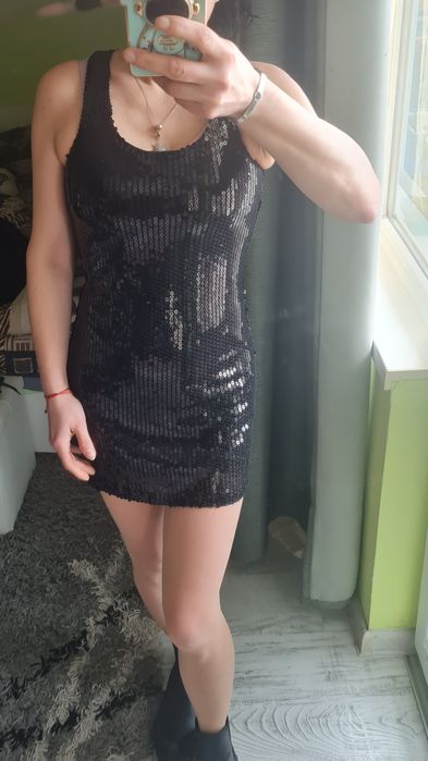 Рокля с пайети.    .