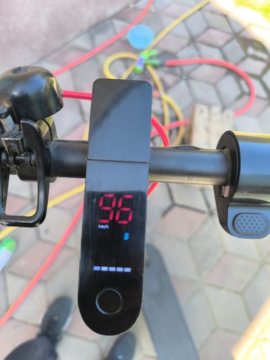 Электросамокат Xiaomi m365 Pro срочно