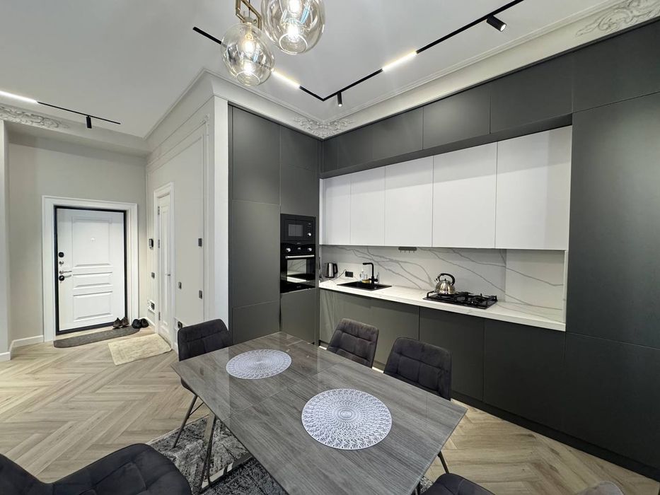 Продаётся 2-х комнатная квартира в ЖК Uzbegim

Ориентир: ул. Бабура, А