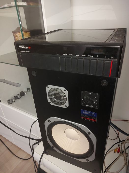 Amplificator MERIDIAN 551 și boxe YAMAHA NS 260
