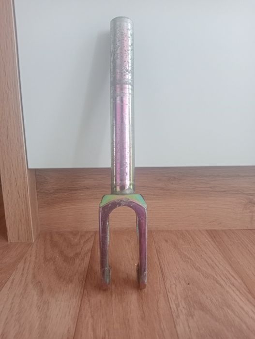 Вилка,зажим для трюкового самоката