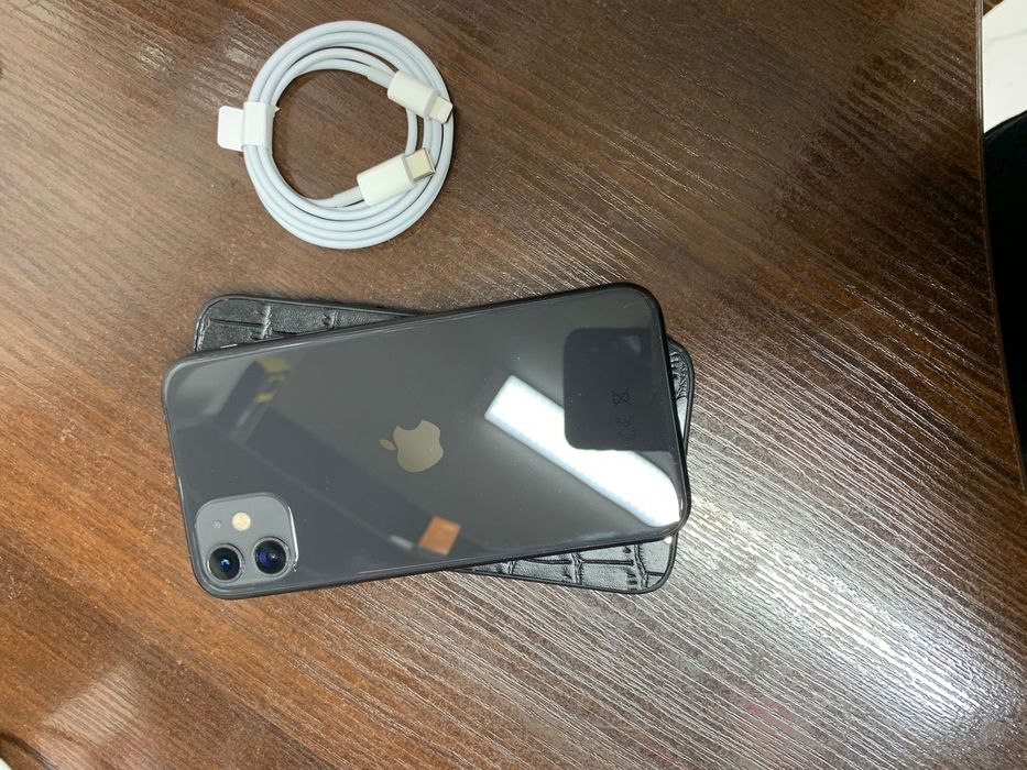 Айфон 11  в идеальном состоянии
