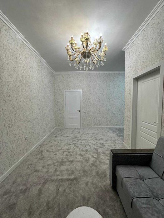 Яшнабад ЖК Азия Хаус продается квартира с мебелью  1/5/8  42м2