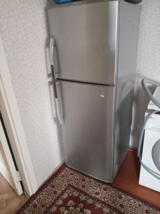Продам холодильник машинку автомат