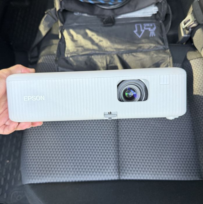 Проектор Epson CO-WX01 почти новый