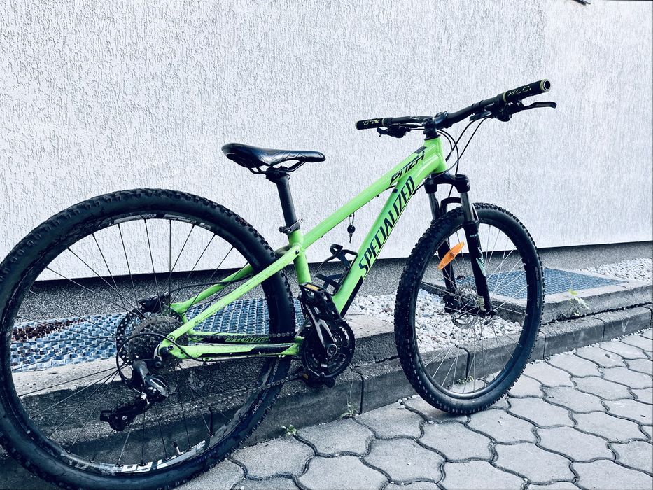 Se vinde bicicleta specialized pitch XS