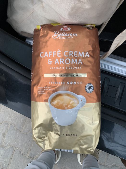 Vând cafea Lavazza