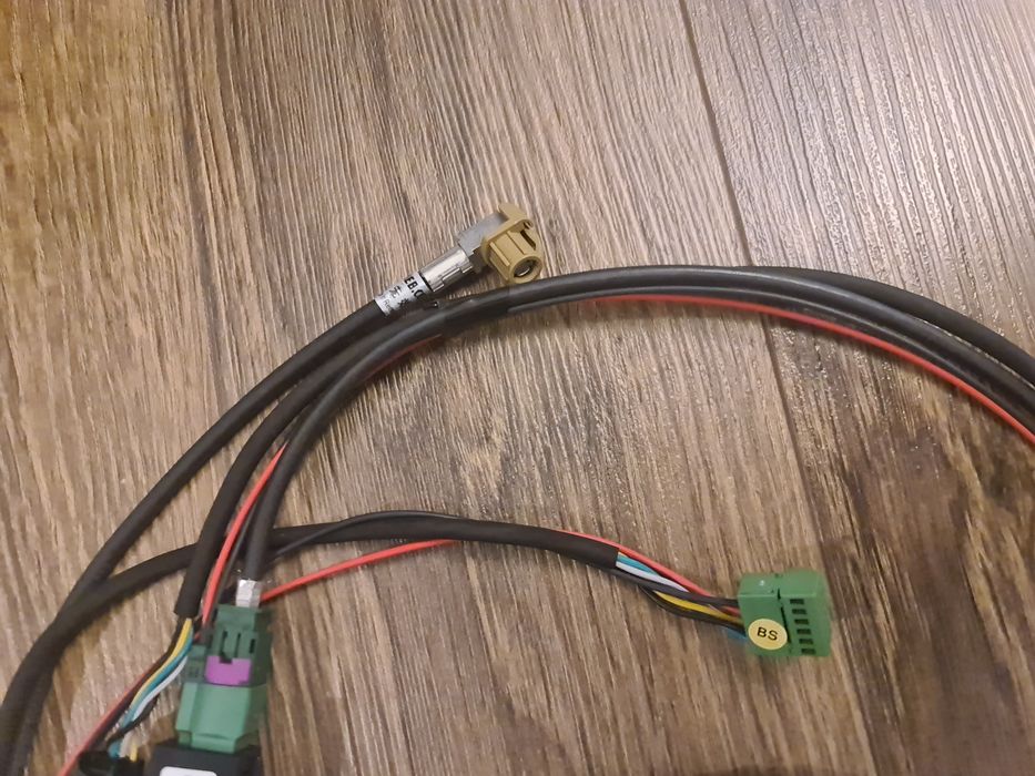 USB MIB2 si cablu android auto carplay VW Skoda Seat