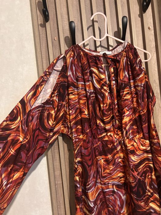 Продам платья и костюм