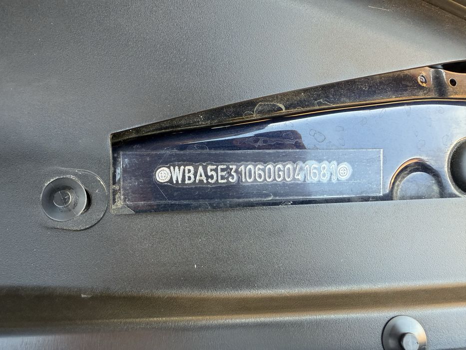 Preț: 12700€ (ușor negociabil)  Se vinde BMW Seria 5 518d, an fabricație 2016, mașină întreținută cu grijă, fără investiții necesare.
