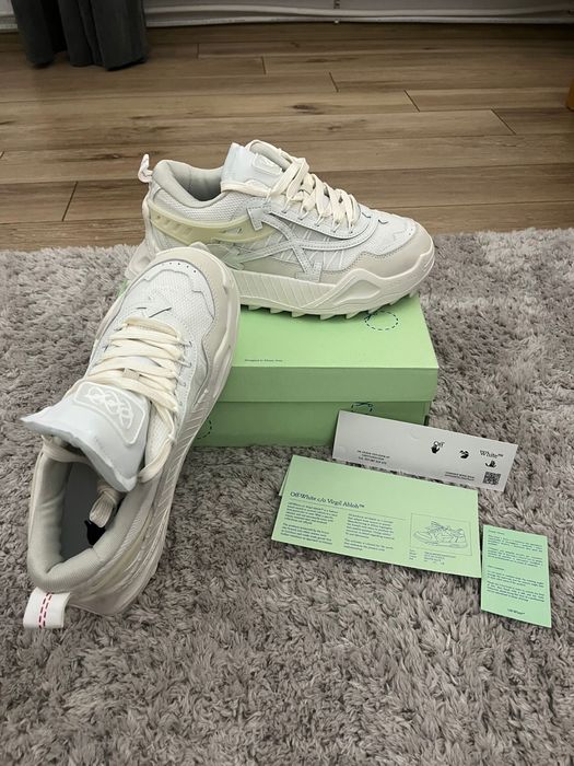 Vând adidași Off-White model Virgil Abloh, mărimea 43, noi (nepurtati)