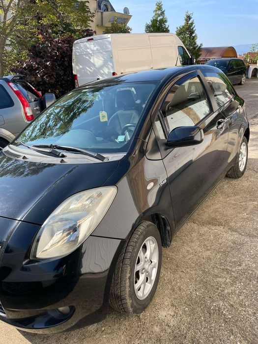 Кола Toyota Yaris