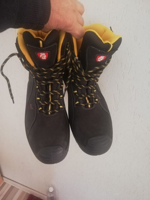 Bocanci noi de lucru cu protecție Jori nr 47