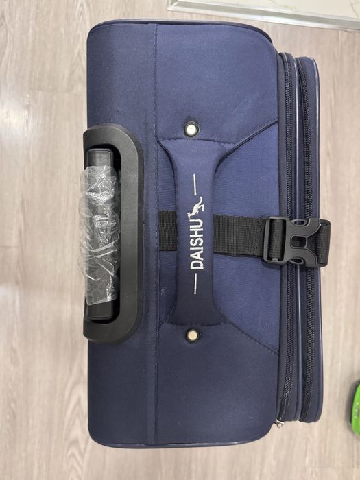 Новый чемодан для туров, поездок, командировок и так далее