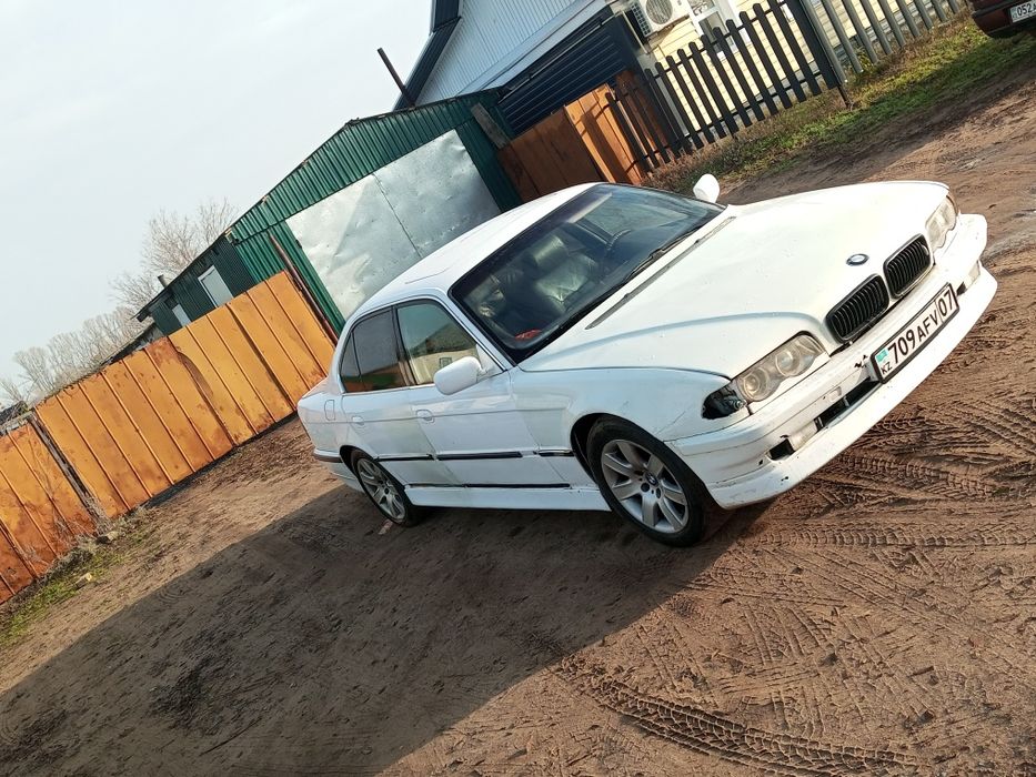 Продам БМВ Е38 м60 б30