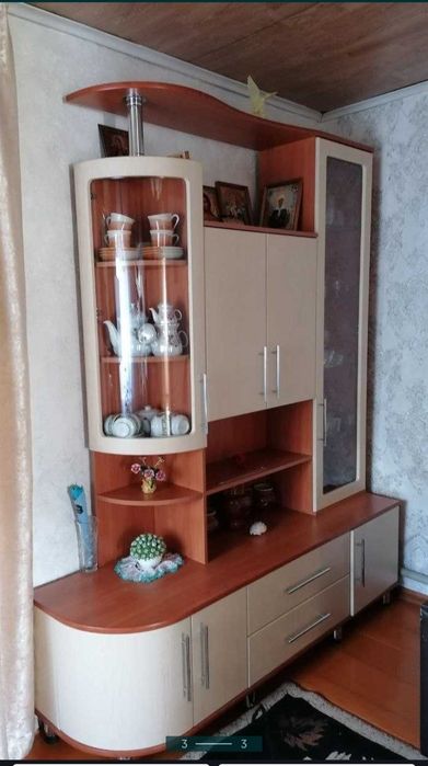 Продам с стенку шкаф в гостинную