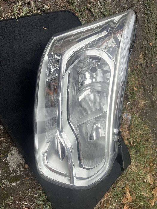 Оригинални фарове Ford Transit 2014