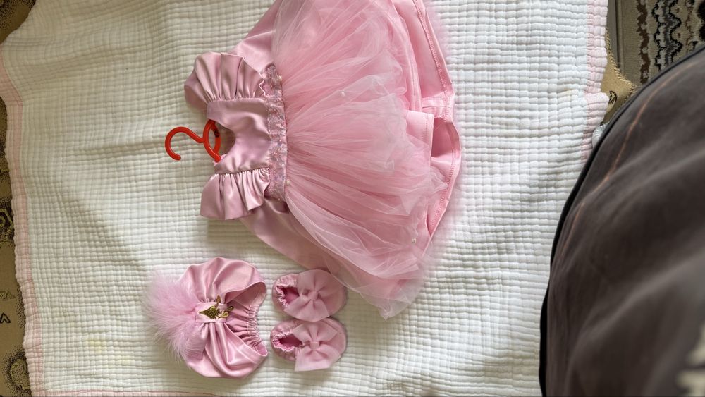 Продам плвтье ……….