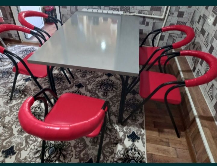 Стол стул сотилади!