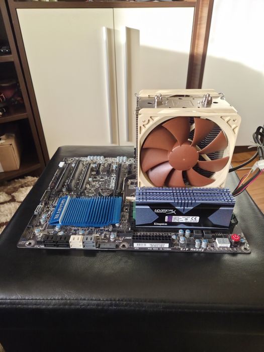 Kit Placă de bază GIGABYTE GA-Z77X-UD5H + i7 3770k + 12gb ram ddr3 + cooler Noctua