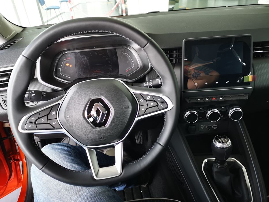 Renault Clio 5  cu km putini