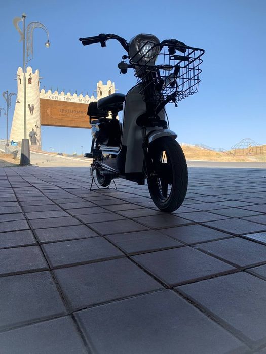 Продам мопед электрический за 60000