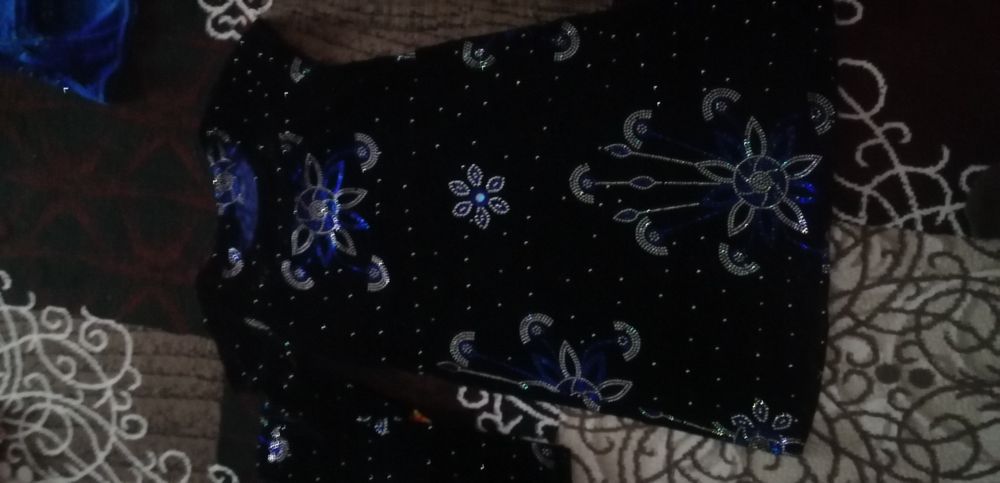 Kelushilgan raxda sotiladi xolati judayam yaxshi