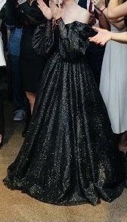 Пышное длинное бальное платье