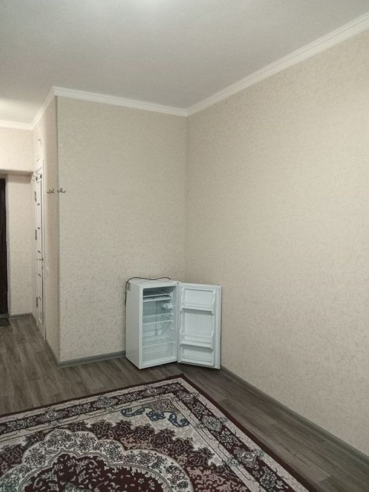 Arenda kvartira opshishita Yashnabod tumani Olmos metro oldida 1xona