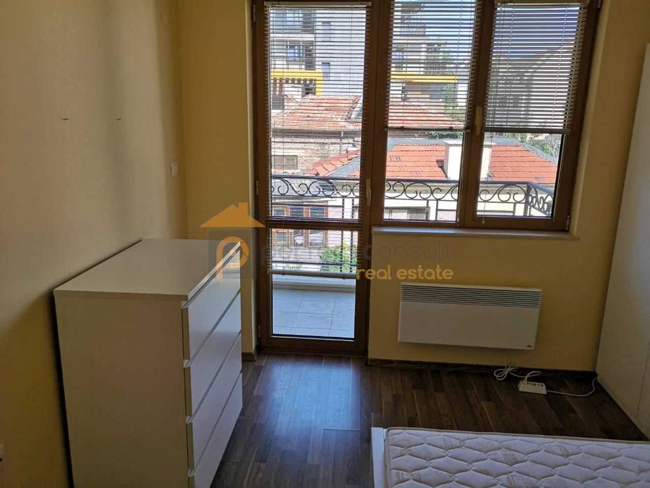 Дава се под наем Тристаен апартамент в Пловдив, Кършияка - 100 кв.м за 425 € - Снимка #5