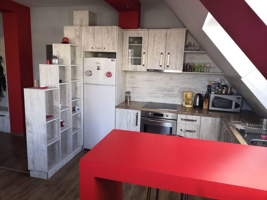 Студио в Центъра под наем