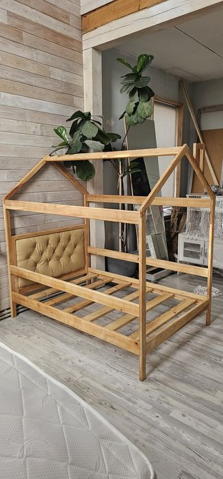 Продам Кровать домик