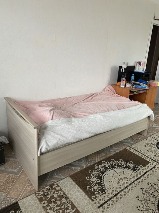 продается кровать