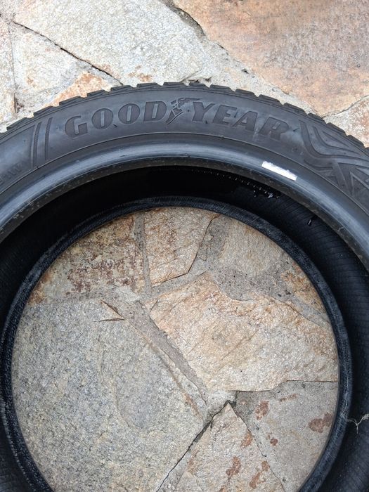 215 45 17 Goodyear 91 W