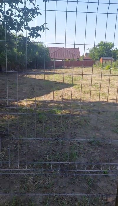 Vând teren intravilan