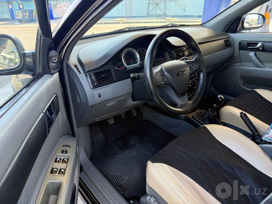 Продаётся Chevrolet Lacetti 1-позиция (MT) Год 2009