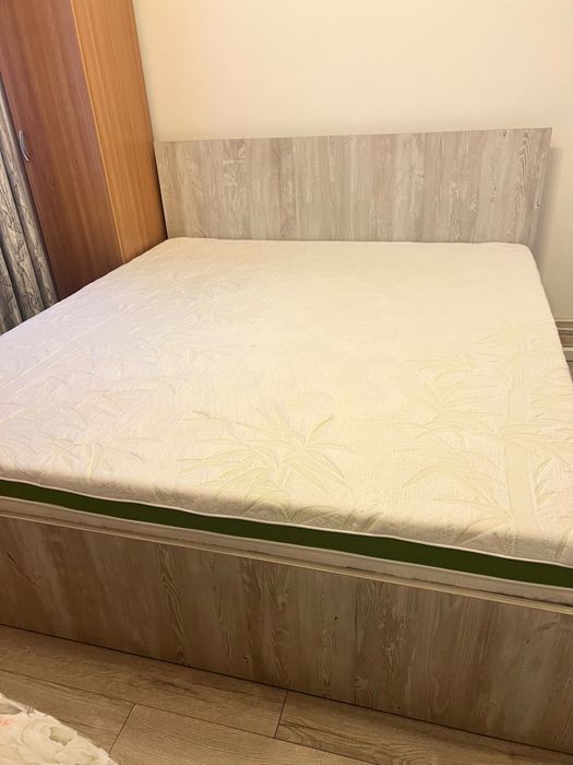 Pat matrimonal 180x200 cm cu saltea cu memorie