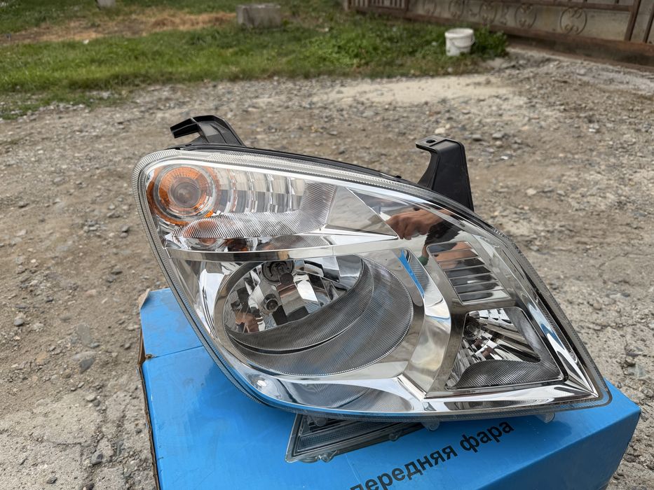 Продам фару на Некст