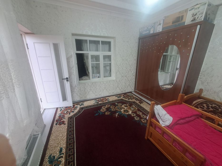 Буссув Гагарида 2 сотиг уй сотилади Назарбек гулчилик.Тарнов тарафда