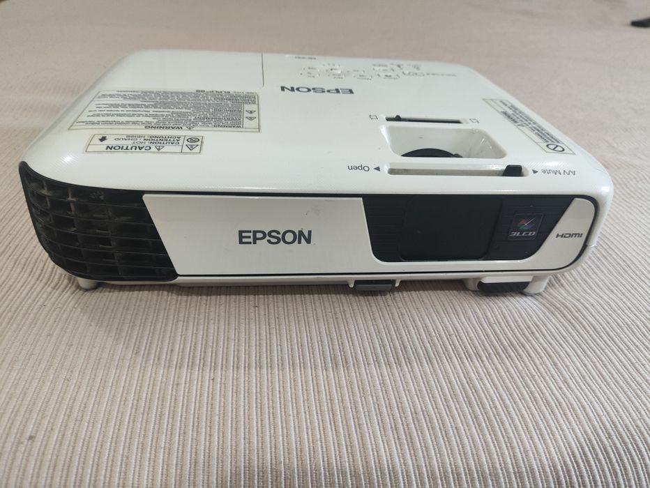 Продам проекторы епсон  epson