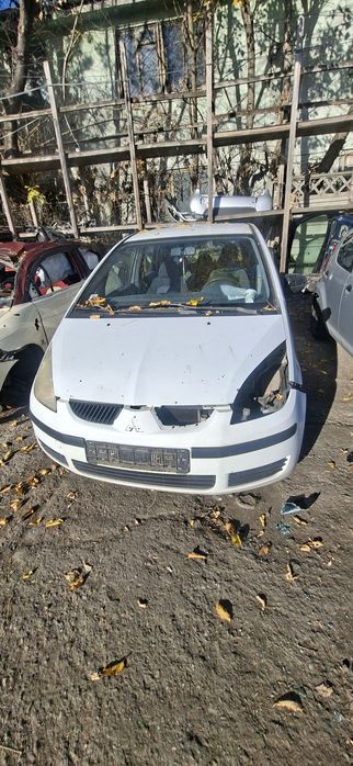 Dezmembrez Mitsubishi Colt 1.1 B 2005