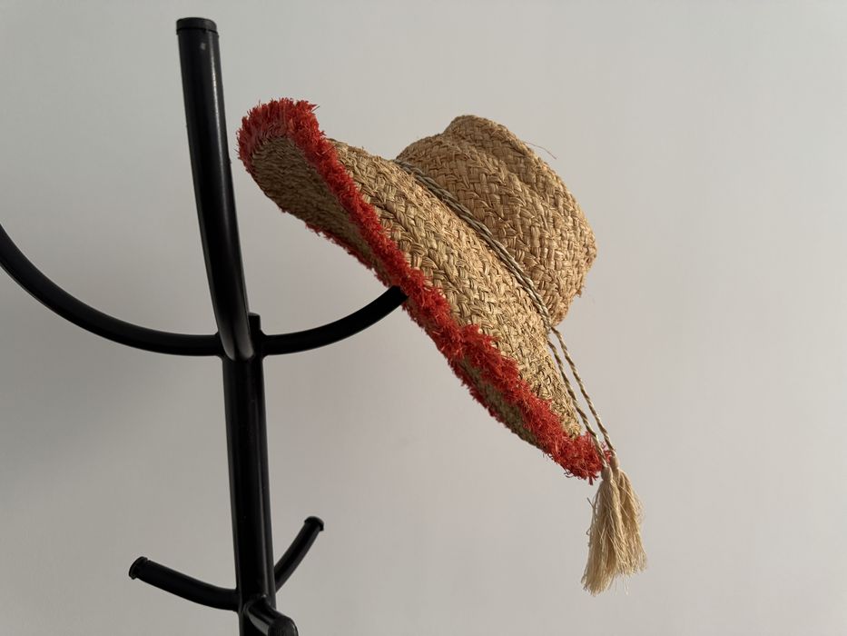 Продаётся шляпа, новая за 3000 тенге